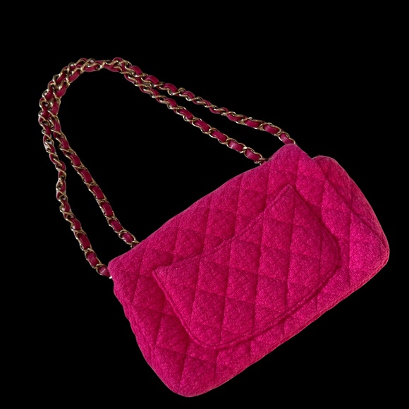 CHANEL Pre-Owned 2022 Mini Classic Tweed Double Flap Shoulder Bag — Full Set - Picture 5 of 11